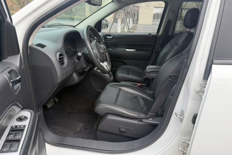 Used Jeep Compass 2014 2.0L two-wheel drive luxury version