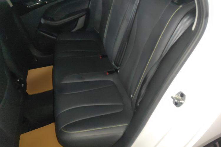 Used Roewe i5 2021 Revised Version 1.5L CVT Diamond Edition Left Rear Seat