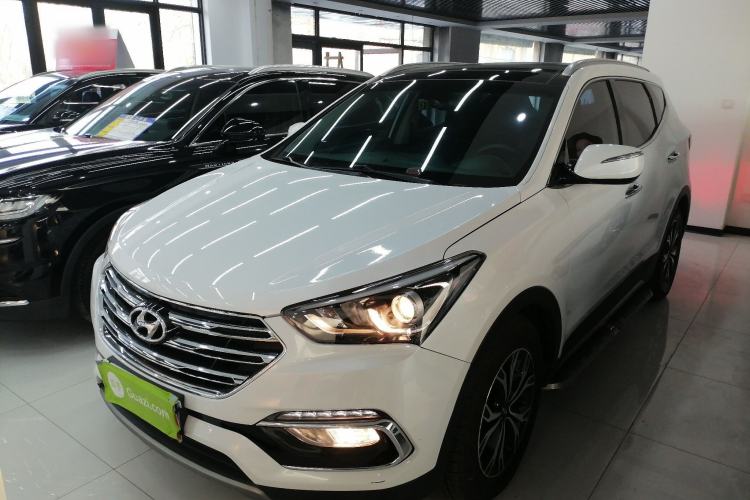 Used Hyundai Santa Fe 2017 2.0T Automatic All-Wheel Drive Smart 7-Seater