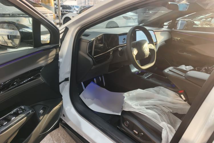 Used Hongqi EH7 2025 600 Smart Selection Edition
