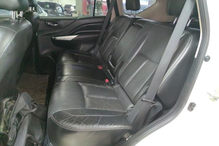 Used Nissan Terra 2018 2.5L Automatic 4x4 Luxury Edition