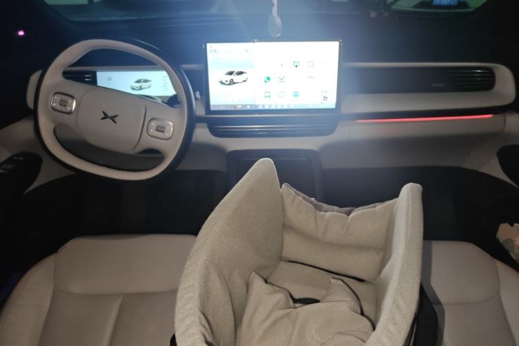 Used XPeng G6 2023 580 Long-Range Pro Center Console