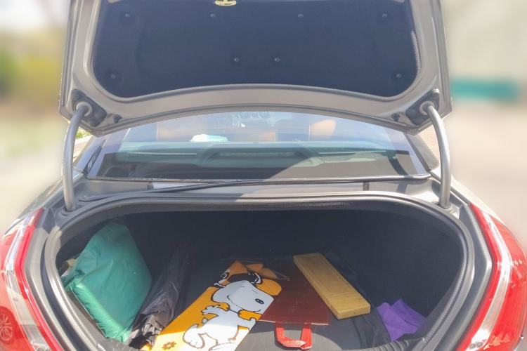 Used Jaguar XJ 2010 XJL 5.0 Panoramic Luxury Edition Trunk