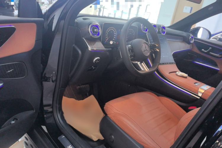 Used Mercedes-Benz GLC 2024 Refreshed GLC 300 L 4MATIC Dynamic Version 5 Seats
