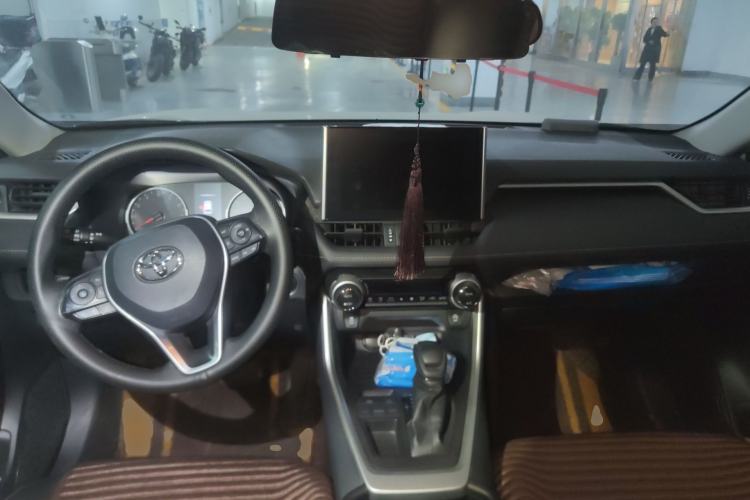 Used Toyota Wildlander 2020 2.0L CVT Two-Wheel Drive Luxury Edition Center Console