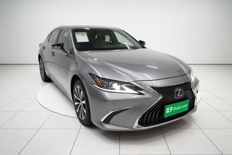 Used Lexus ES 2020 300h Premier Edition
