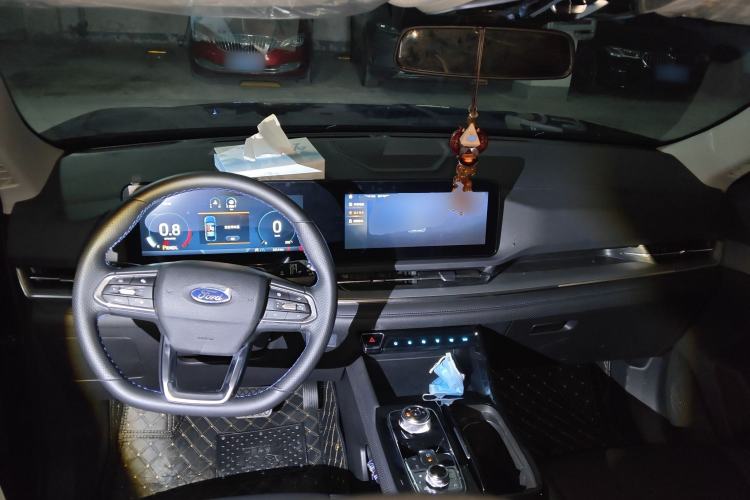 Used Ford Equator Sport 2025 EcoBoost 170 Platinum Edition Center Console