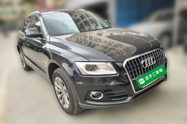 Used Audi Q5 2013 40 TFSI Technology Edition Front Right 45 Deg