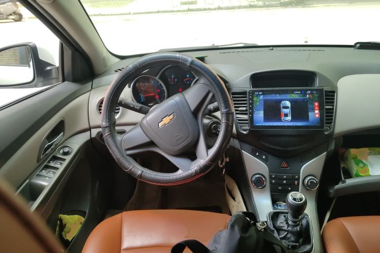 Used Chevrolet Cruze 2013 1.6L SL MT Steering Wheel