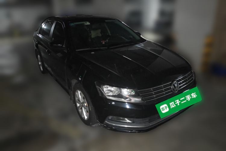 Used Volkswagen Lavida 2015 1.6L Manual Comfort Edition Front Right 45 Deg