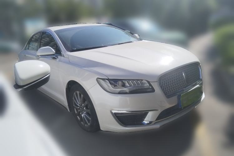 Used Lincoln MKZ 2017 2.0T Luxury Edition Front Right 45 Deg