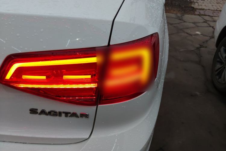 Used Volkswagen Sagitar 2015 1.6L Manual Comfort Model Right Rear Taillight