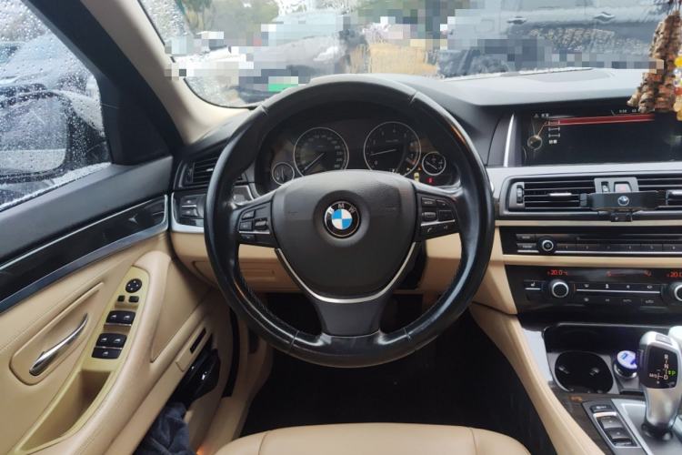 Used BMW 5 Series 2014 525Li Luxury Design Package
