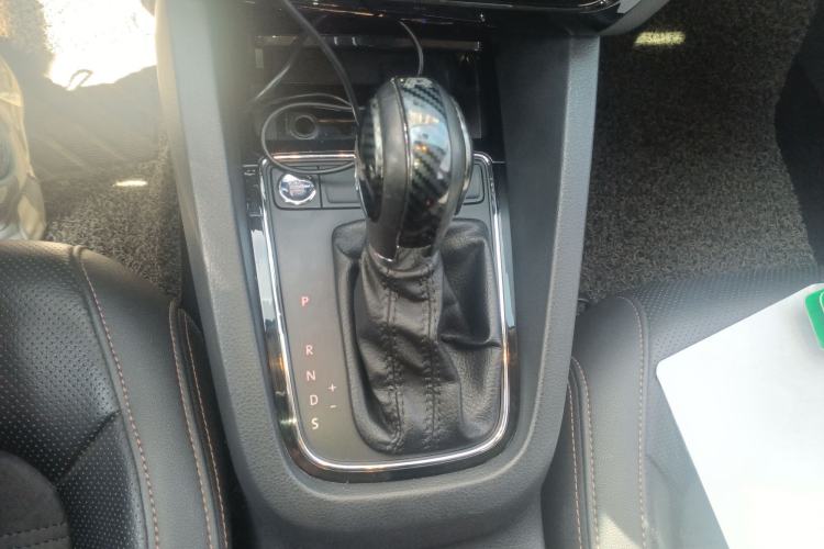 Used Volkswagen Sagitar 2015 230TSI Automatic Luxury Model
