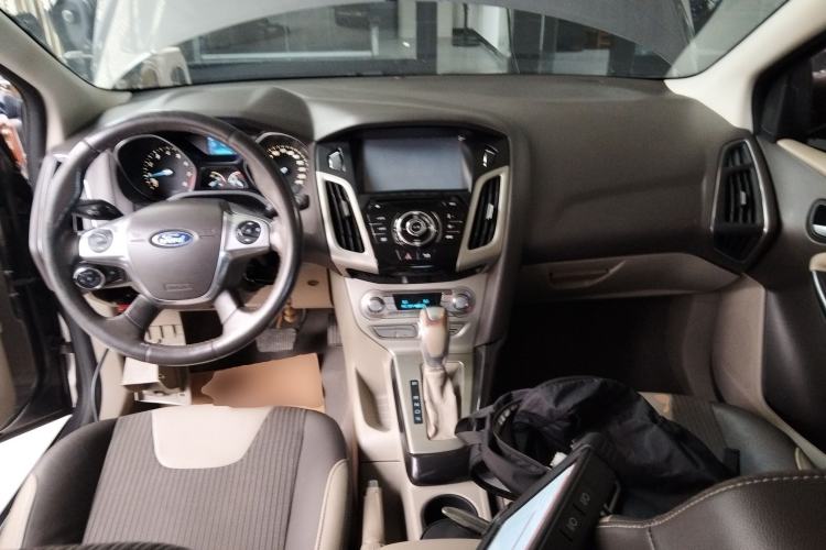 Used Ford Focus 2012 Sedan 1.6L Automatic Fashion Edition