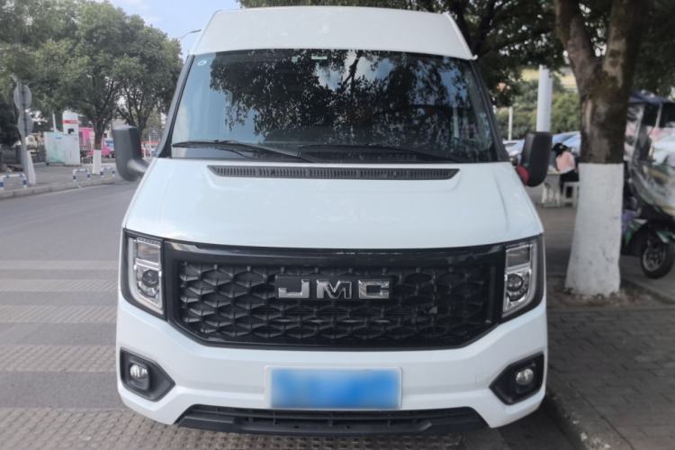 Used JMC Fushun 2023 2.0T Automatic Short-Wheelbase Mid-Top Commercial Multi-Purpose 6-Seater Passenger Vehicle Front