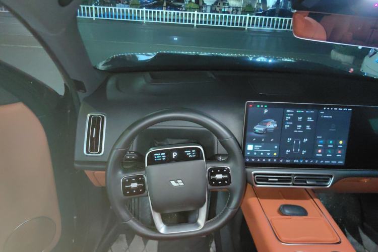Used Li Auto L8 2023 Pro Model Center Console