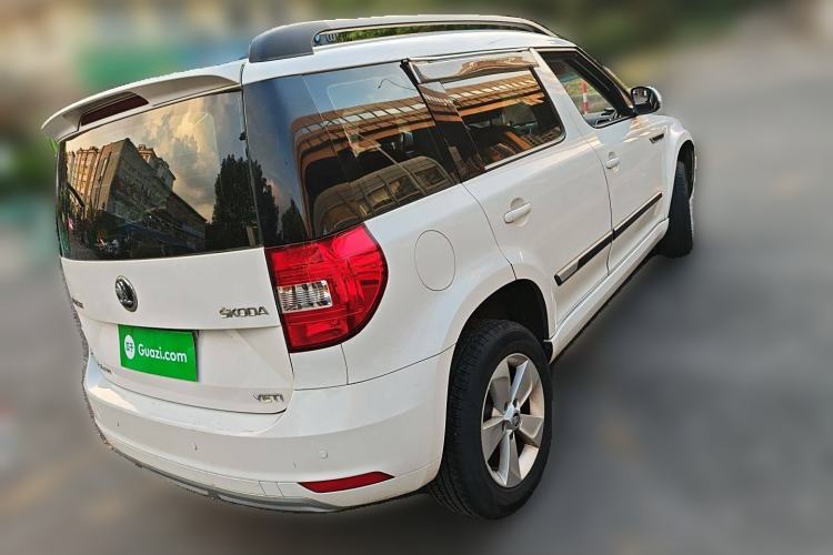 Used Skoda Yeti 2016 1.4TSI DSG Advanced Edition Rear Right 45 Deg