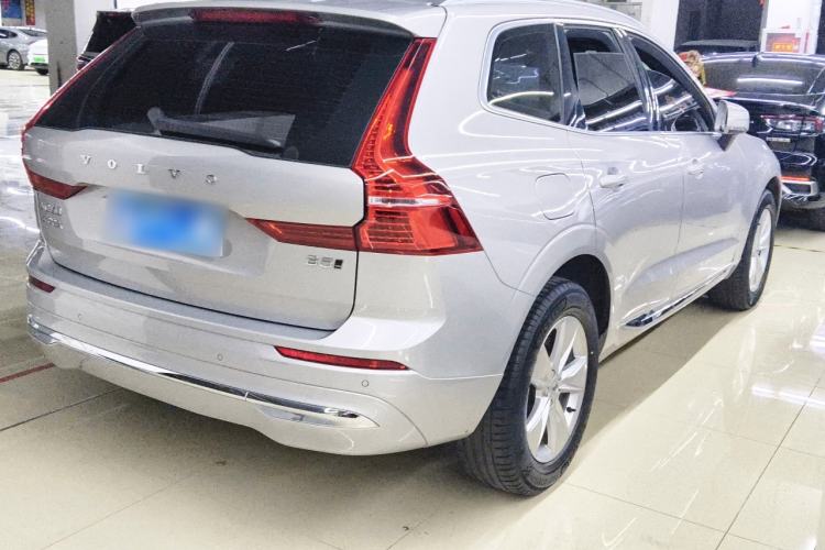 Used Volvo XC60 2022 B5 4x4 Zhiyi Luxury Edition
