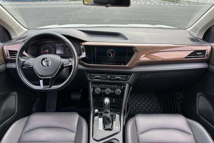 Used Volkswagen Tharu 2020 330TSI All-Wheel-Drive Luxury Edition China VI Standard
