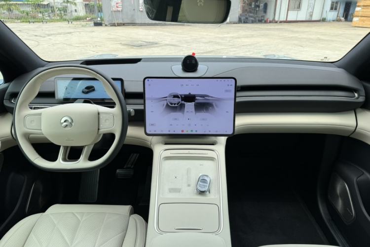 Used Nio ES6 2025 75 kWh Interior 2