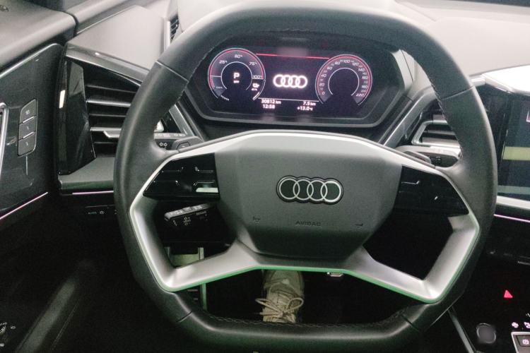 Used Audi Q5 e-tron 2023 40 e-tron Starry Edition Mecha Kit
