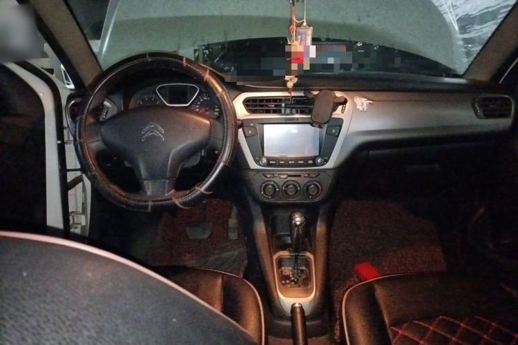 Used Citroen Elysee 2014 1.6L Automatic Comfort Model Center Console