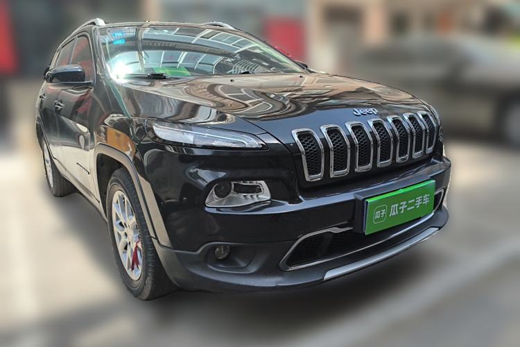 Used Jeep Cherokee 2017 2.0L Superior Edition
