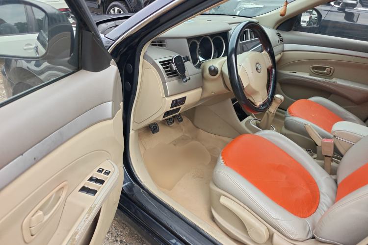 Used Nissan Sylphy 2012 Classic 1.6XE Manual Comfort Edition Driver Seat