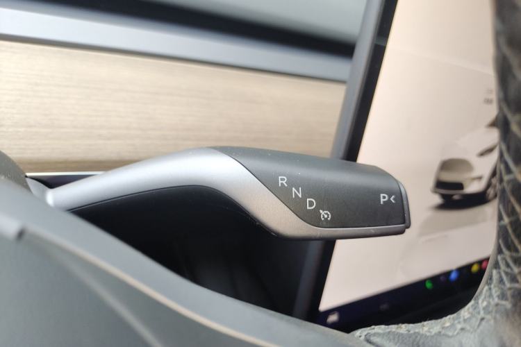 Used Tesla Model Y 2022 Long-Range All-Wheel-Drive Version