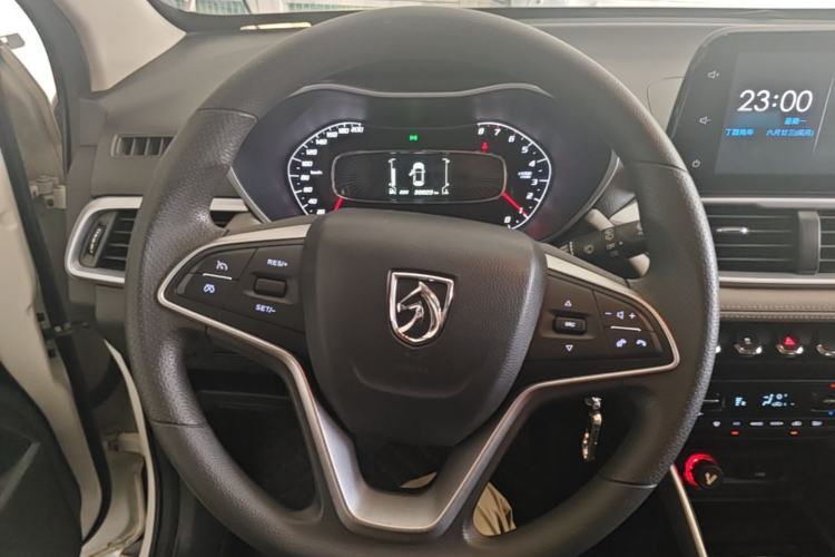 Used Baojun 510 2017 1.5L manual Comfort trim