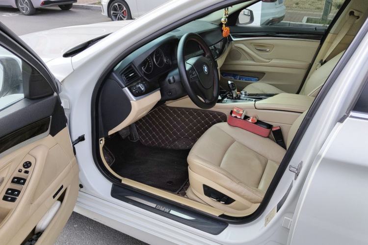 Used BMW 5 Series 2012 523Li Luxury Model
