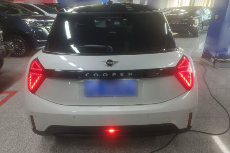 Used MINI MINI 2025 1.5T COOPER Classic Edition