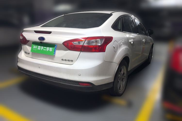 Used Ford Focus 2012 Sedan 1.6L Manual Fashion Edition
