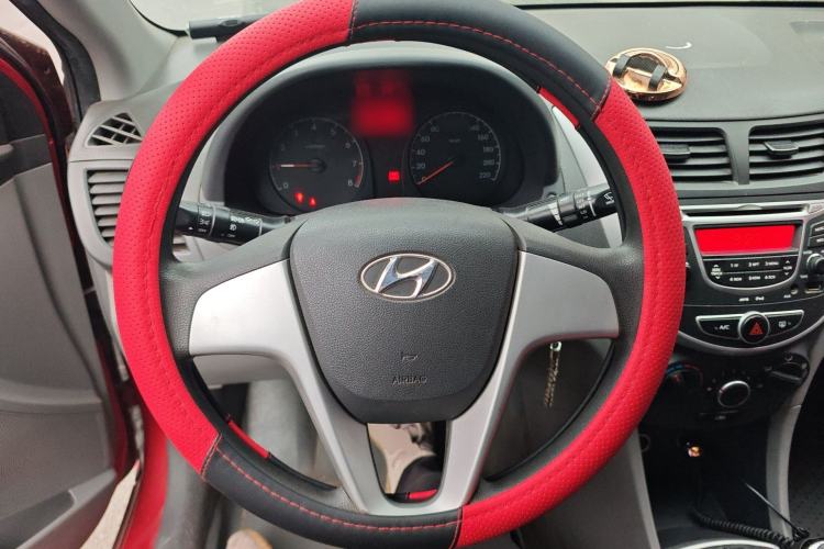 Used Hyundai Verna (older generation) 2010 Sedan 1.4L Manual Comfort GS Steering Wheel