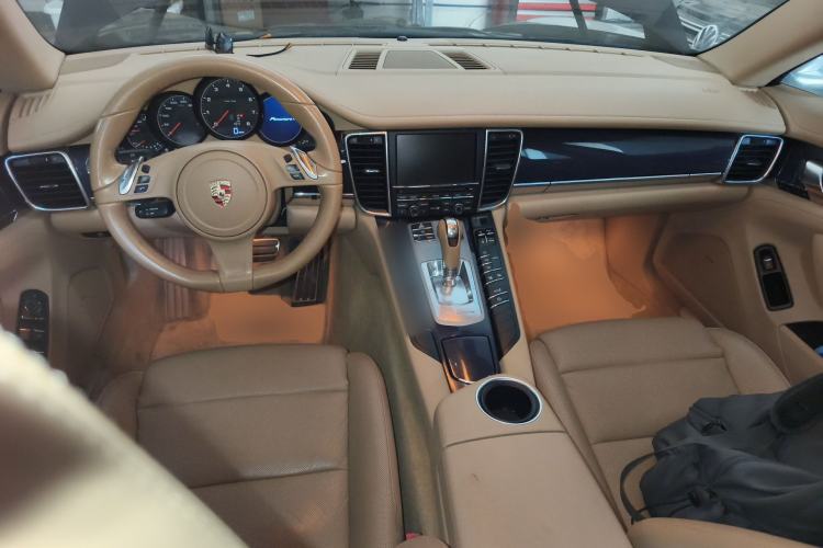 Used Porsche Panamera 2010 Panamera 4 3.6L Center Console