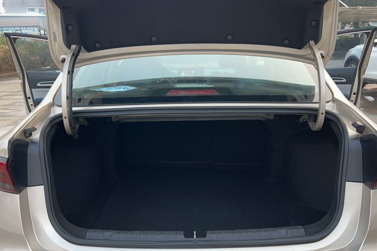 Used Geely Auto Emgrand 2022 4th Generation 1.5L CVT Flagship Model
