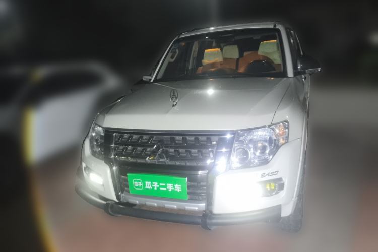 Used Mitsubishi Pajero 2018 V97 3.8L 5-Door GLS Sunroof Dual Differential – Middle East