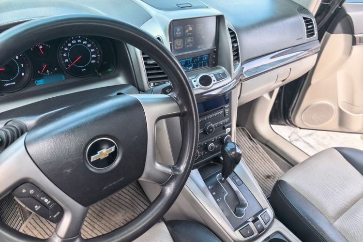 Used Chevrolet Captiva 2014 2.4L 4x4 Luxury Edition 5 Seats Steering Wheel