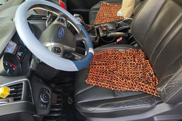 Used Ford Kuga 2013 2.0L GTDi Four-Wheel-Drive Sport Model Left Front Seat