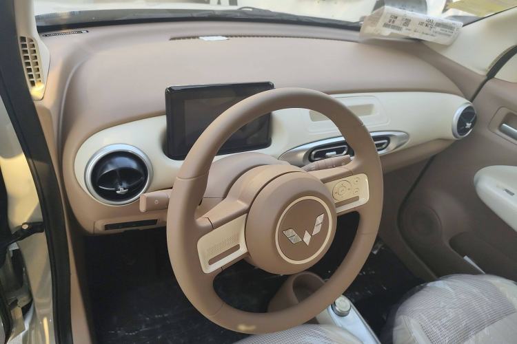 Used Wuling Hongguang MINIEV 2025 Four-Door Version Advanced Edition
