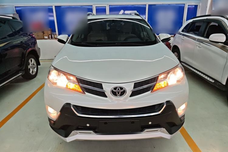 Used Toyota RAV4 2015 2.0L CVT Two-Wheel Drive Fashion Edition