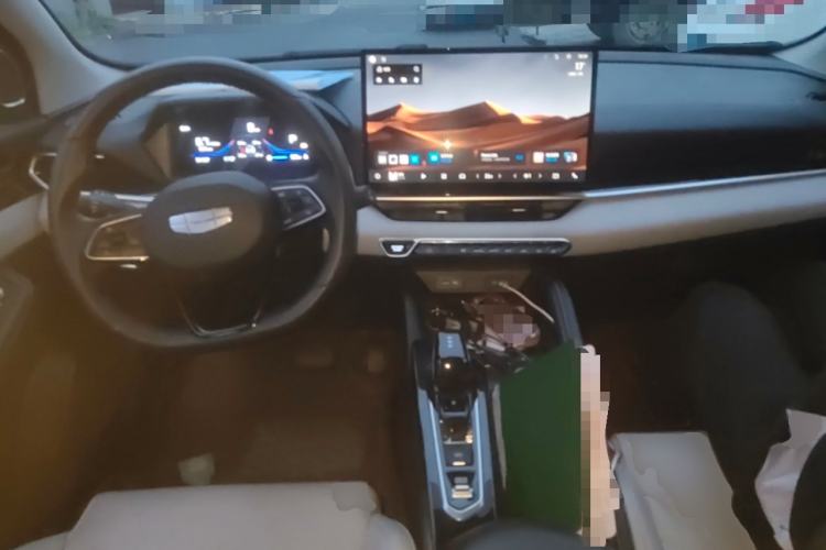 Used Geely Auto Coolray 2025 Bin Yue L 1.5TD DCT Star Diamond Center Console