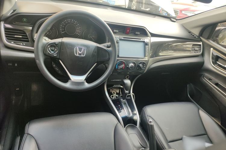 Used Honda Crider 2013 1.8L automatic luxury edition
