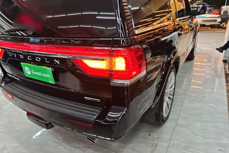 Used Lincoln Navigator 2016 3.5T AWD Right Rear Taillight