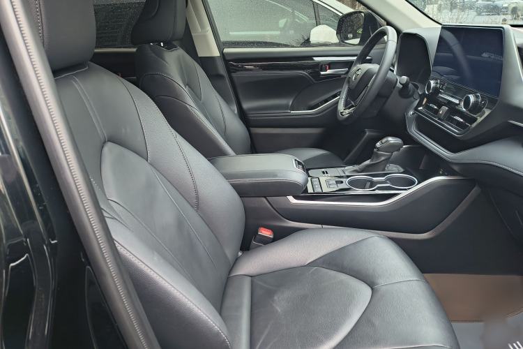Used Toyota Highlander 2023 2.5L Smart Electric Hybrid Dual-Engine Four-Wheel Drive Prestige Version – 7 Seats Interior 10