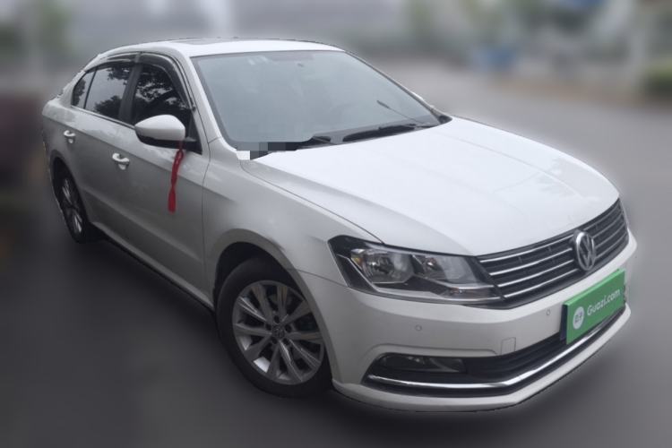 Used Volkswagen Lavida 2017 230TSI DSG Comfort Edition Front Right 45 Deg