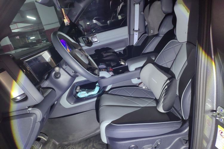 Used Formula Leopard 5 2023 Explore Edition