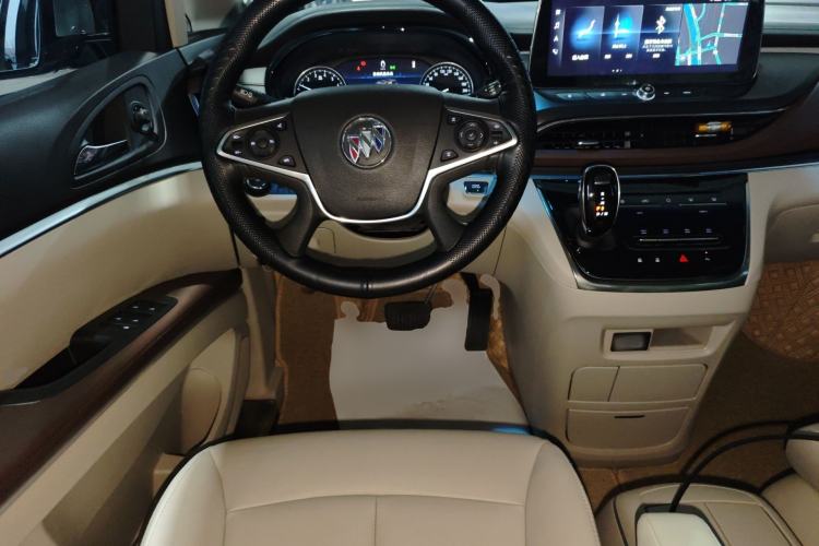 Used Buick GL8 2021 Land Cruiser Executive Class 652T Luxury Model Steering Wheel