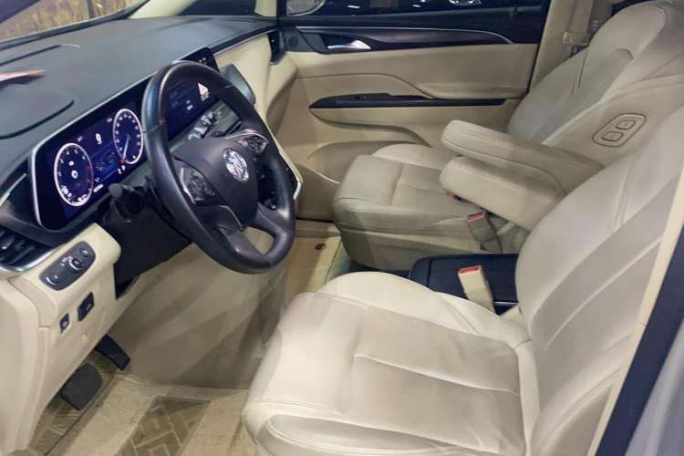 Used Buick GL8 2022 ES Landtrek 653T Luxury Edition